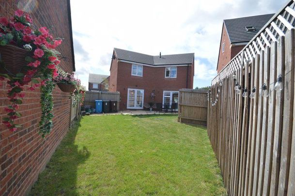 3 bedroom detached house to rent - Photo 1