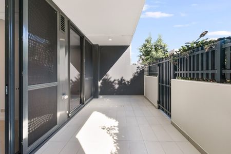 Courtyard Apartment I Bedrooms Separate I Modern & Stylish - Photo 3