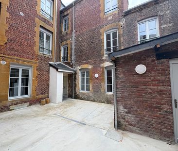 STUDIO MEUBLÉ 12.99 M² - HYPER CENTRE-VILLE - Photo 3