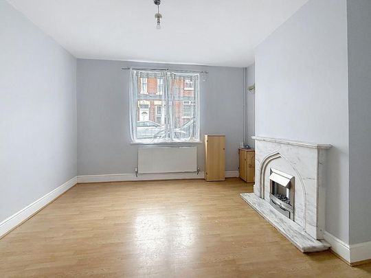 4 bedroom terraced house to rent - Photo 1