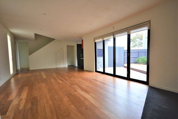 Architecturally Designed Modern Home in a Prime Location - Photo 1