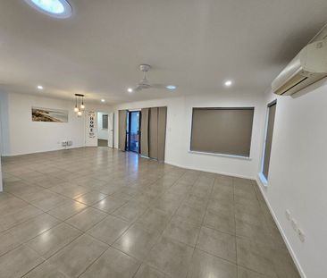 Spacious Family Home with Pool - Photo 1