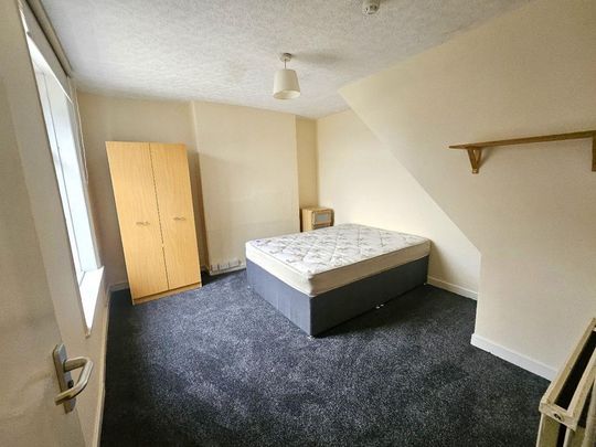 3 bedroom maisonette to rent - Photo 1