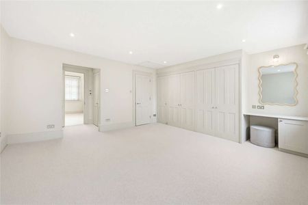 A newly refurbished property offering incredible living space in a central location in the heart of North Belgravia. - Photo 5