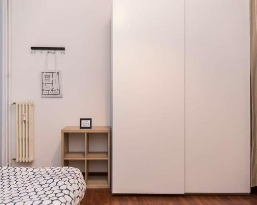 Via Giulio Tarra, Milan, Lombardy 20124 - Photo 1