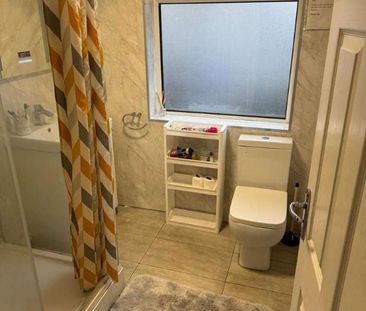 Kingfisher Avenue, Redbridge, E11 - Photo 4