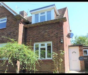 4 bedroom semi-detached house to rent - Photo 3