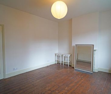 2 bedroom end of terrace house to rent - Photo 5