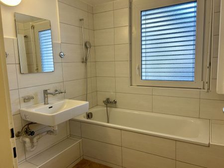 Spacious 4-room apartment with terrace - Photo 4