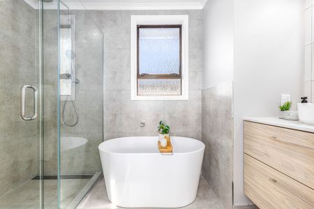 3 bedroom family home in Raumati Beach - Photo 5