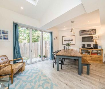 4 bedroom terraced house to rent - Photo 2