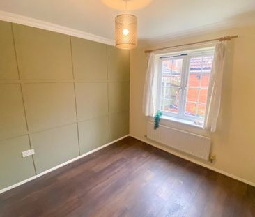 Ross Close - Photo 2