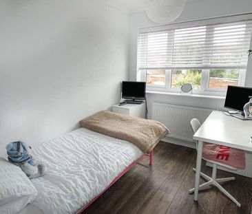 Stephenson Close, Glascote, B77 - Photo 6