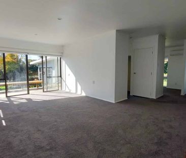 Great Easter Find for the Family! - Photo 2