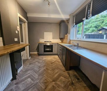 2 bedroom semi-detached house to rent - Photo 6