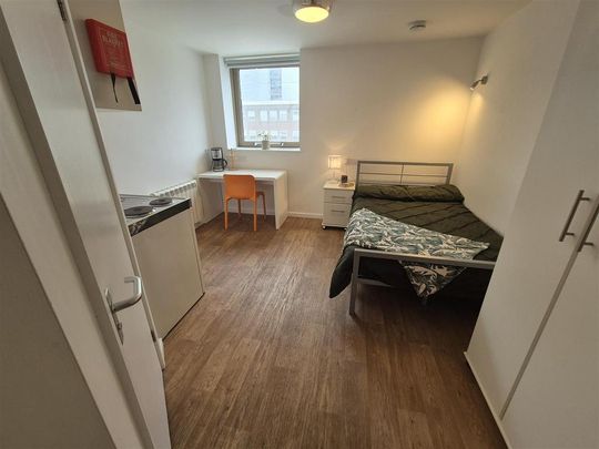 Studio to rent - Photo 1