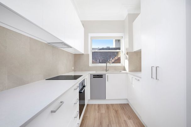 SUBLIME HARBOUR FRONT LOCATION - Photo 1