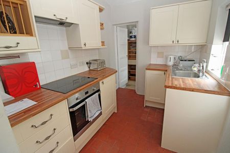 2 bedroom terraced house to rent - Photo 5