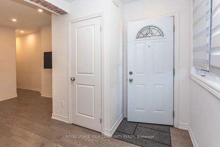 Semi-Detached Home For Lease | W7385940 - Photo 4