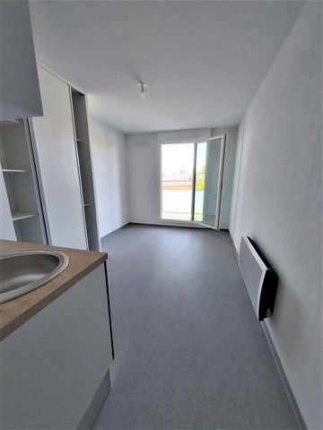 Location Appartement 1 pièce 18m² NIMES 30000 - Photo 2