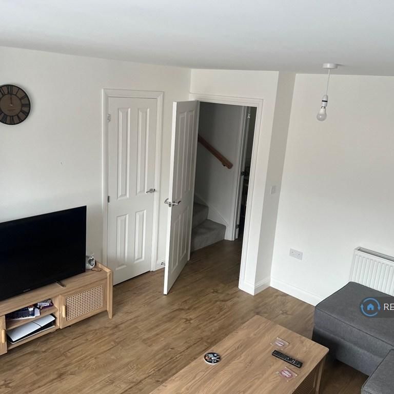 1 bedroom in a house share to rent - Photo 1