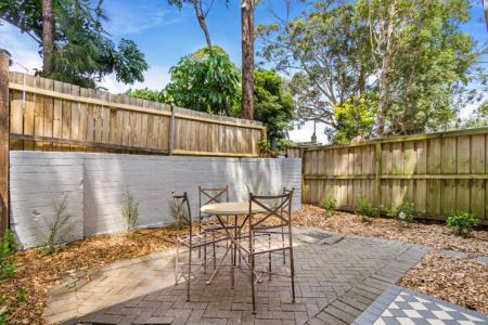 Stylish townhouse in central location close to Sydney University - Photo 3