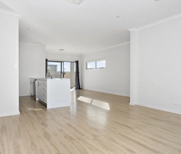 Three Bedroom Townhouse in Sought After Seaford Meadows - Photo 2