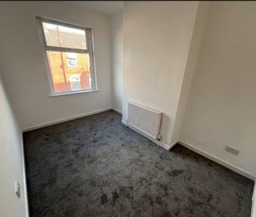 4 bedroom terraced house to rent - Photo 2