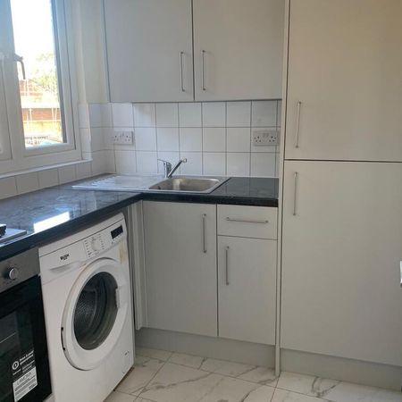 1 bedroom flat to rent - Photo 3
