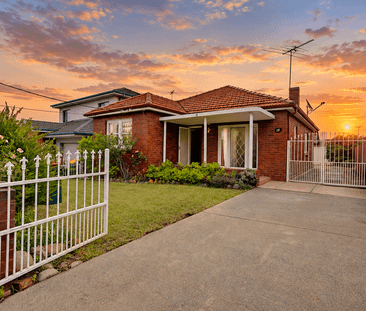 Spacious Family Home with Character & Ample Parking - Photo 5