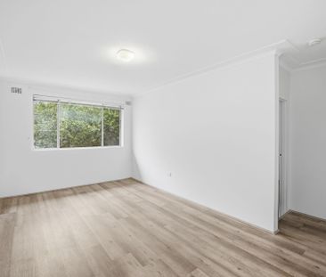 Spacious Two Bedroom Apartment - Photo 4