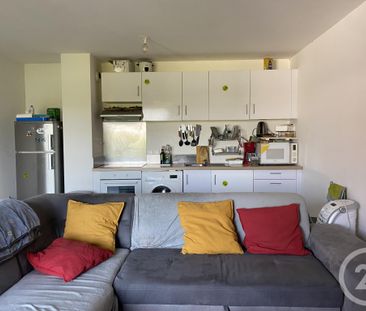 Location Appartement 2 pièces 61m² SANTENY 94440 - Photo 2
