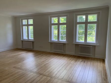 Exklusive Altbauwohnung mit großzügigem Platzangebot und Charme in Lübeck - Kücknitz! - Photo 5