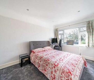 Birchfield Close, Addlestone, Surrey, KT15 - Photo 1