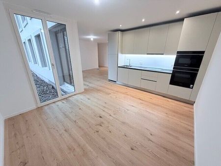 Beautiful new 3-room apartment in the old town of Montreux - Photo 2