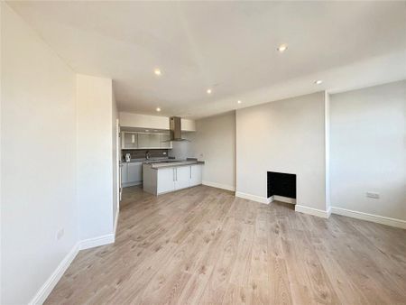 2 bedroom flat to rent - Photo 2