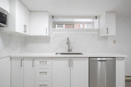 For Lease - 963 Avenue Road Unit# 5, Toronto, Ontario - Photo 2