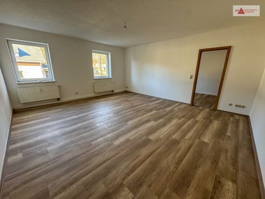 Frisch renovierte 2-Raum-Wohnung mit neuer Einbauküche in Beierfeld zu vermieten - Photo 1