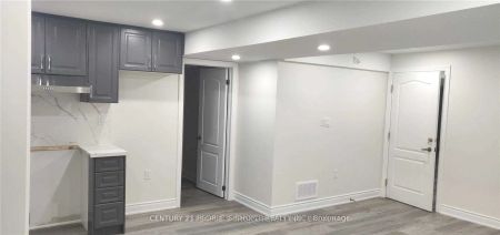 Detached Home For Lease | W9238503 - Photo 3