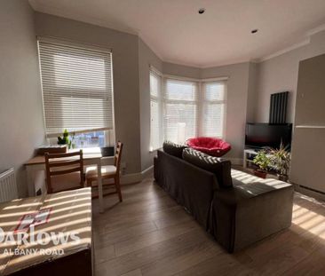 2 bedroom flat to rent - Photo 6
