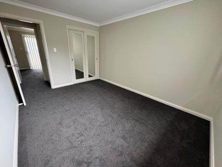 Renovated 4 Bedroom Townhouse&excl; - Photo 4