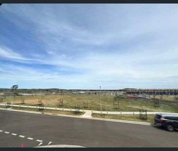 BRAND NEW STYLISH 4 BED HOME - Photo 6