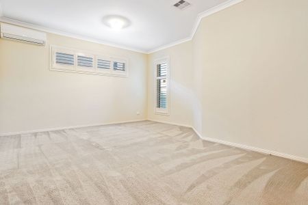 10 Yellowbox Drive, Point Cook. - Photo 5