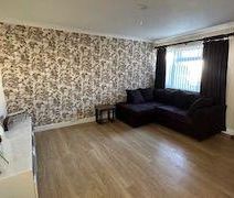 4 bedroom semi-detached house to rent - Photo 2