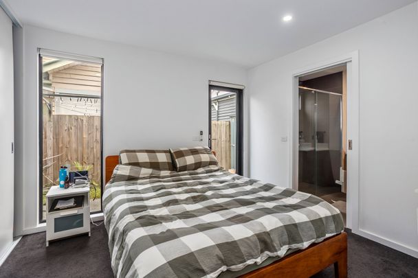 Modern 2-Bedroom, 2-Bathroom Townhouse in the Heart of Yarraville - Photo 1