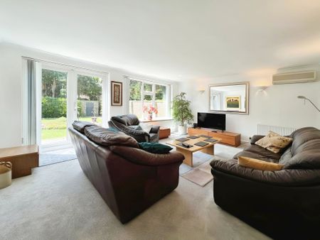 4 bed chalet to rent in Milton Avenue, Gerrards Cross, SL9 - Photo 3