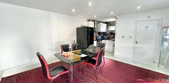 Kingshill Avenue, Northolt, UB5 - Photo 2