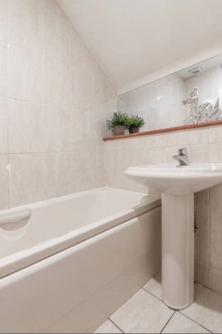 1 Bed Flat, Rose Street, EH2 - Photo 3