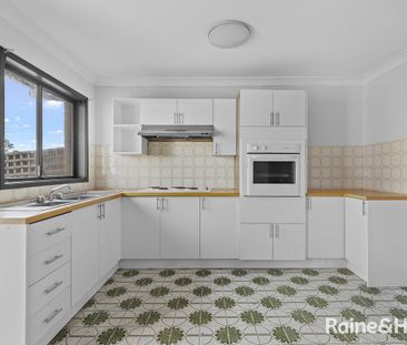 Charming Two-Bedroom Villa in a Quiet Complex - Photo 3