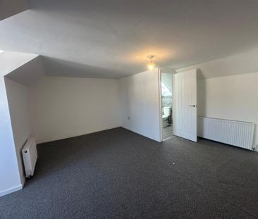 4 bedroom maisonette to rent - Photo 1